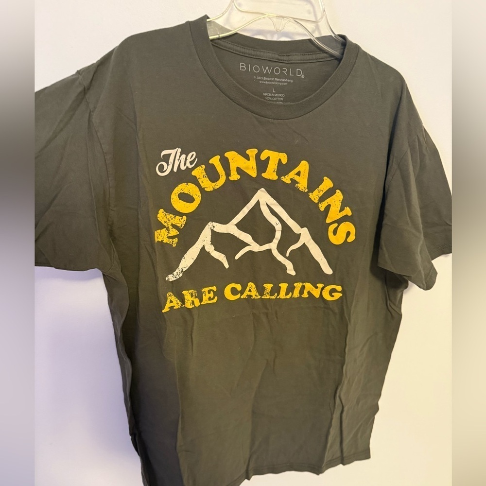 🎉2/$10 Bioworld Dark Gray Cotton T-Shirt